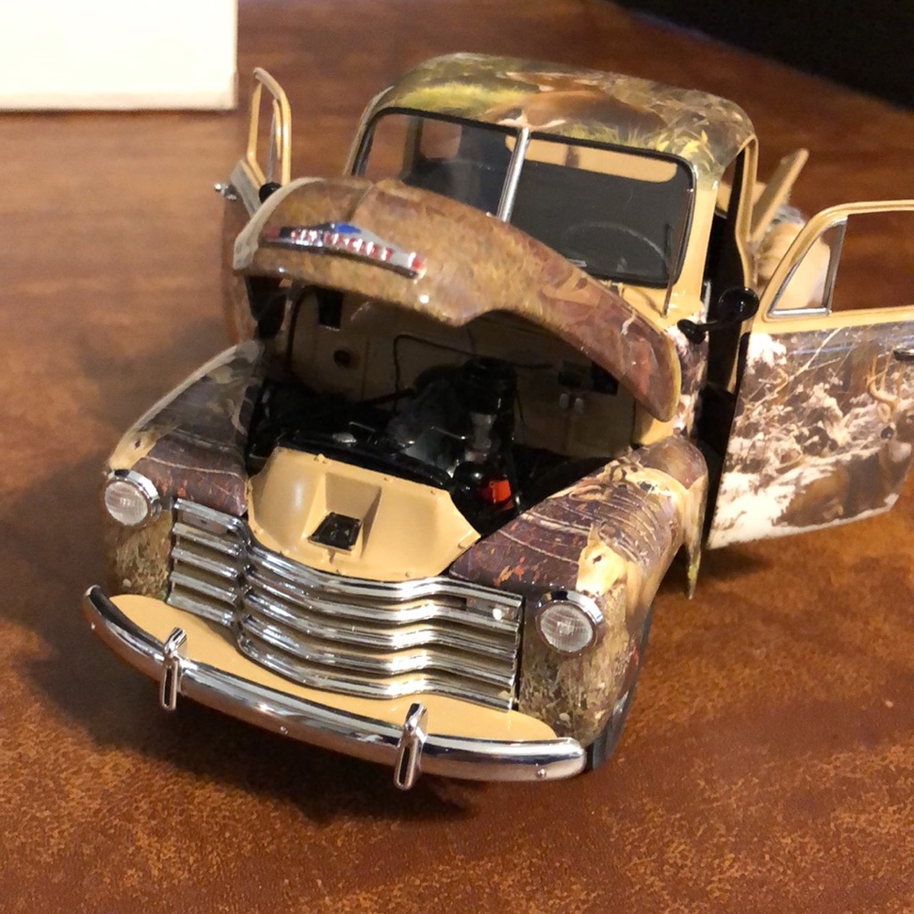 RARE Danbury Mint Deer Hunter's 1953 Ford Pickup by Bob Travers, Vintage NIB